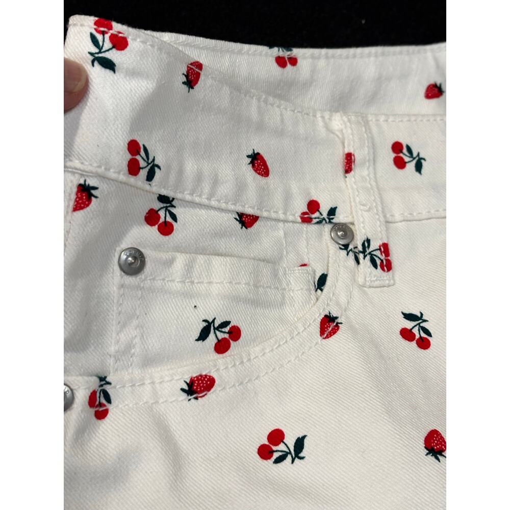 torrid White Cherry-Print Denim Shorts - Picture 4 of 13